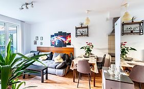 Zoe Apartman